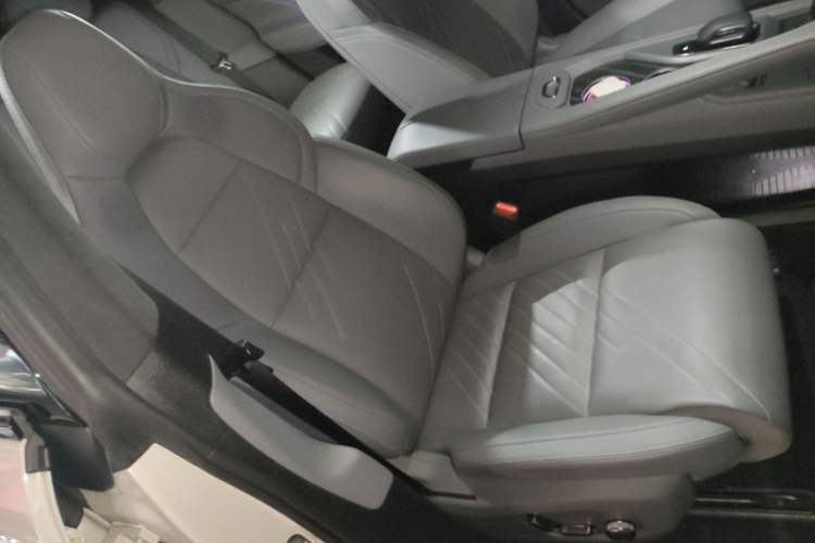 Used Zeekr 001 2025 WE Edition 100 kWh Rear-Wheel Drive Right Front Seat