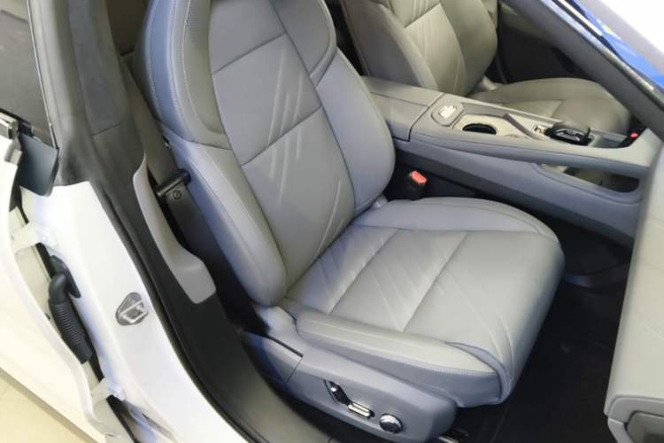 Used Zeekr 001 2025 YOU Edition 100 kWh All-Wheel Drive Right Front Seat