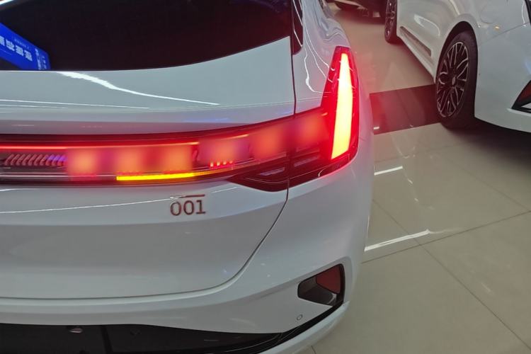 Used Zeekr 001 2025 YOU Edition 100 kWh All-Wheel Drive Right Rear Taillight