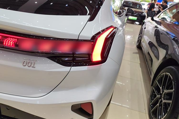 Used Zeekr 001 2025 YOU Edition 100 kWh All-Wheel Drive Right Rear Taillight