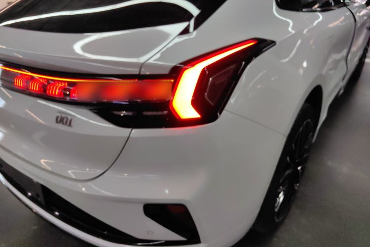 Used Zeekr 001 2025 YOU Edition 100 kWh All-Wheel Drive Right Rear Taillight