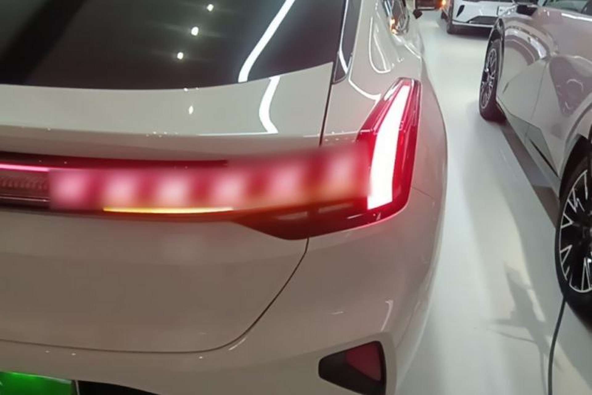 Used Zeekr 001 2025 YOU Edition 100 kWh All-Wheel Drive Right Rear Taillight