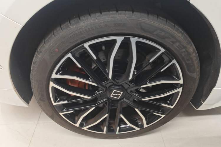 Used Zeekr 001 2025 YOU Edition 100 kWh All-Wheel Drive Right Rear Wheel Hub