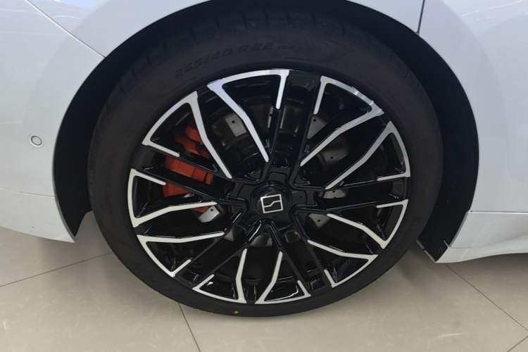 Used Zeekr 001 2025 YOU Edition 100 kWh All-Wheel Drive Right Rear Wheel Hub