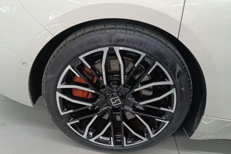 Used Zeekr 001 2025 YOU Edition 100 kWh All-Wheel Drive Right Rear Wheel Hub