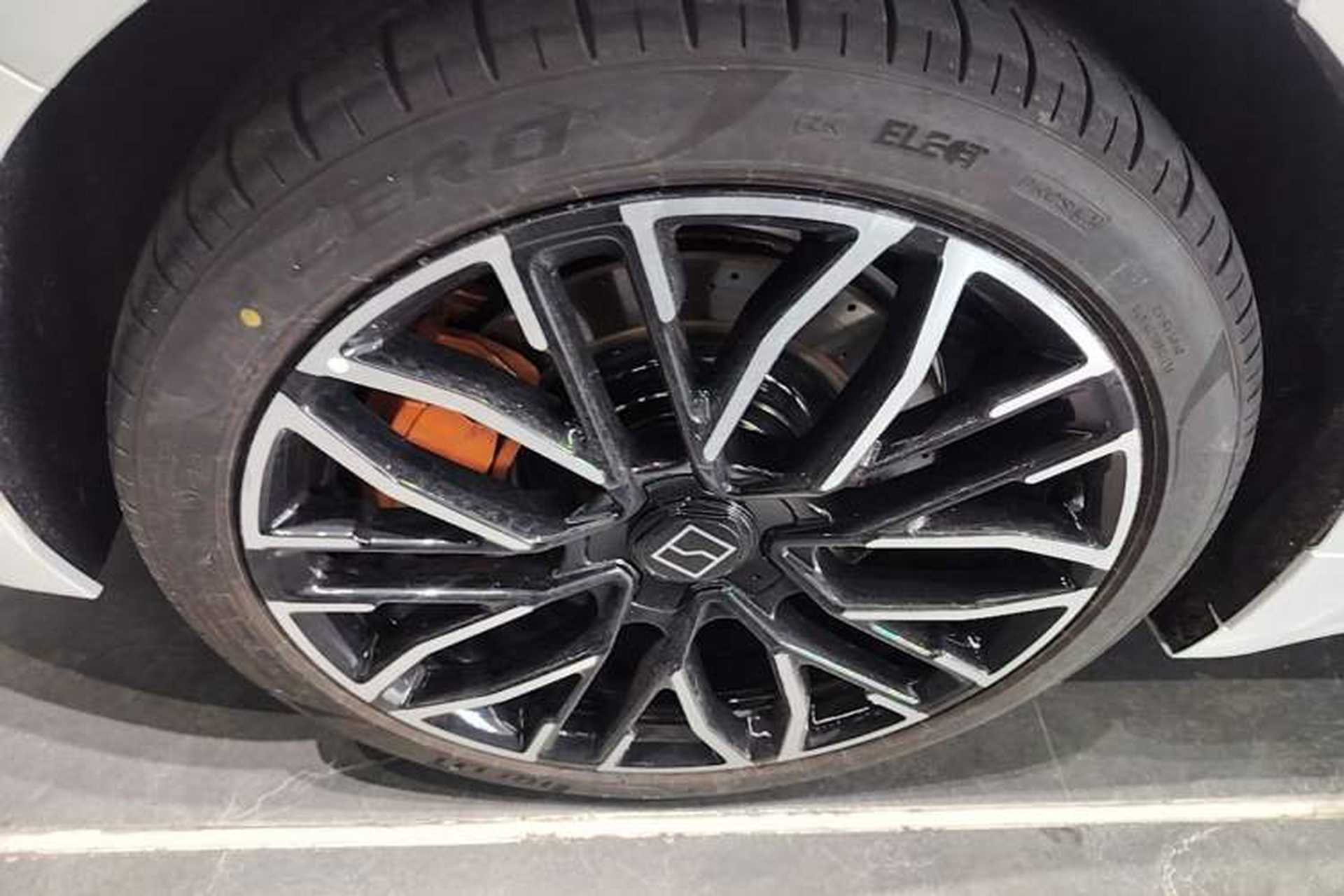 Used Zeekr 001 2025 YOU Edition 100 kWh All-Wheel Drive Right Rear Wheel Hub