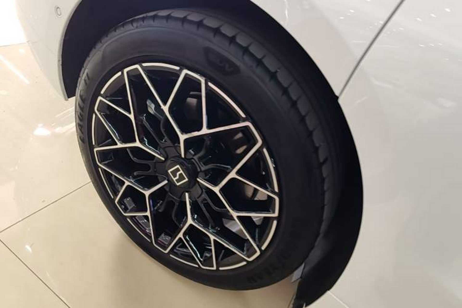 Used Zeekr 001 2025 WE Edition 100 kWh Rear-Wheel Drive Right Rear Wheel Hub