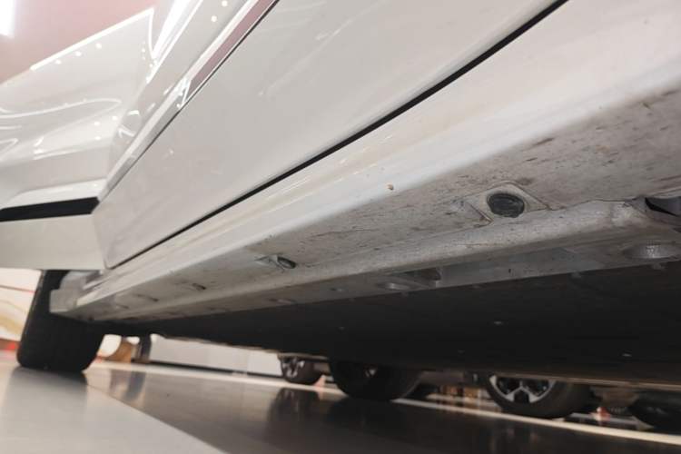 Used Zeekr 001 2025 YOU Edition 100 kWh All-Wheel Drive Right Side Sill