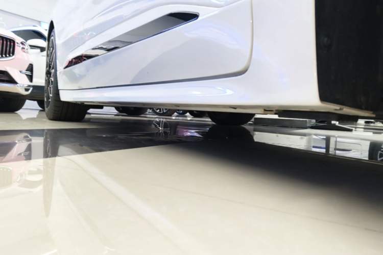 Used Zeekr 001 2025 YOU Edition 100 kWh All-Wheel Drive Right Side Sill