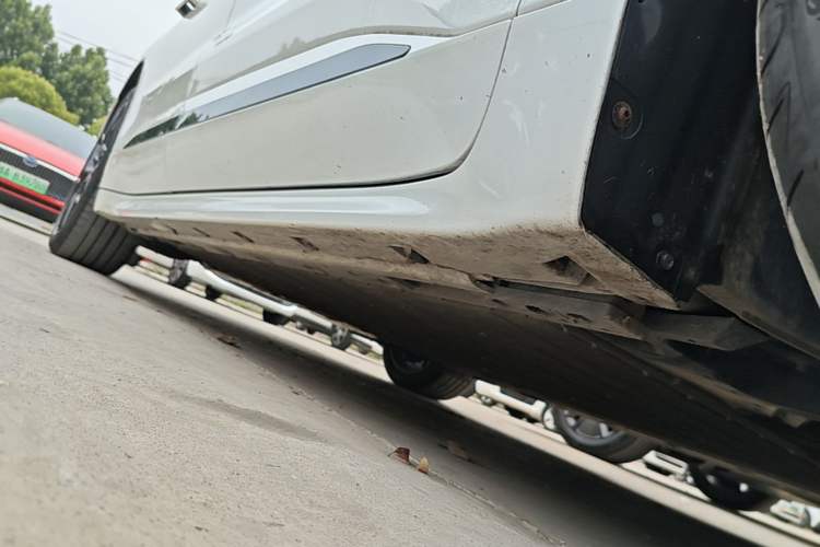 Used Zeekr 001 2025 WE Edition 100 kWh Rear-Wheel Drive Right Side Sill