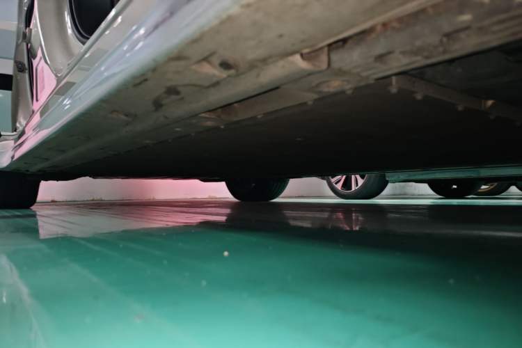Used Zeekr 001 2025 WE Edition 100 kWh Rear-Wheel Drive Right Side Sill
