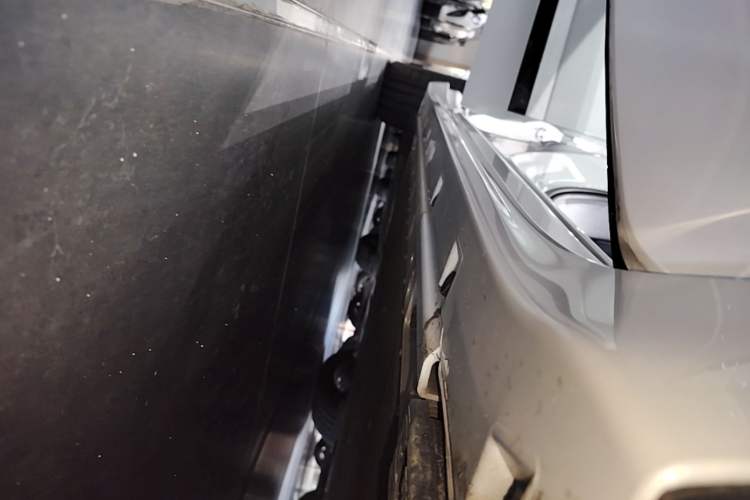 Used Zeekr 001 2025 YOU Edition 100 kWh All-Wheel Drive Right Side Sill