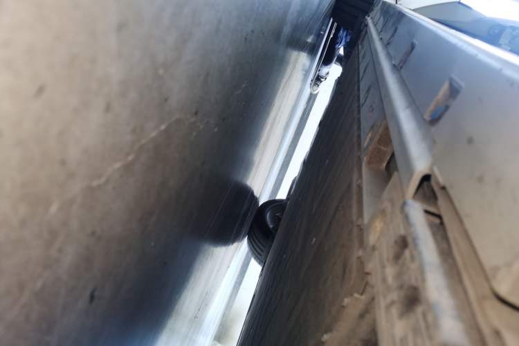 Used Zeekr 001 2025 YOU Edition 100 kWh All-Wheel Drive Right Side Sill