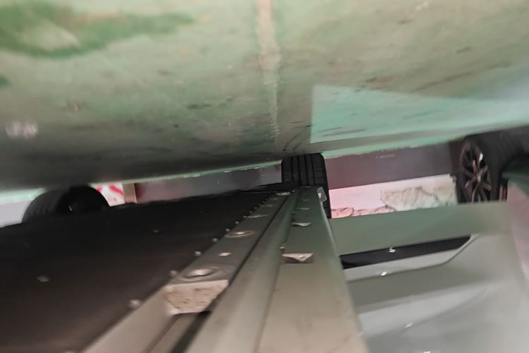 Used Zeekr 001 2025 YOU Edition 100 kWh All-Wheel Drive Right Side Sill