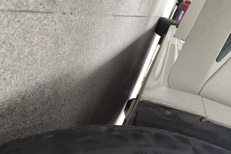 Used Zeekr 001 2025 WE Edition 95 kWh All-Wheel Drive Right Side Sill