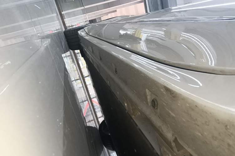 Used Zeekr 001 2025 YOU Edition 100 kWh All-Wheel Drive Right Side Sill