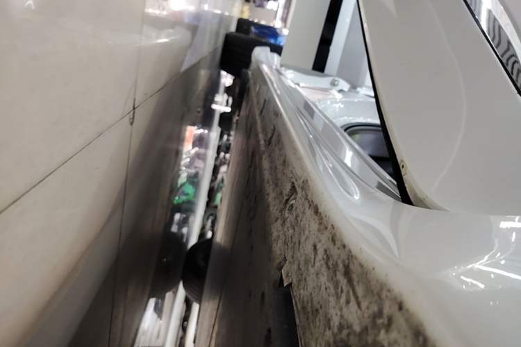 Used Zeekr 001 2025 WE Edition 95 kWh All-Wheel Drive Right Side Sill