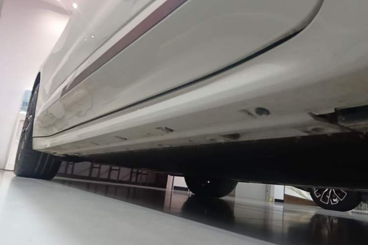 Used Zeekr 001 2025 YOU Edition 100 kWh All-Wheel Drive Right Side Sill