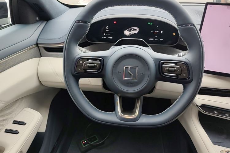 Used Zeekr 001 2025 YOU Edition 100 kWh All-Wheel Drive Steering Wheel