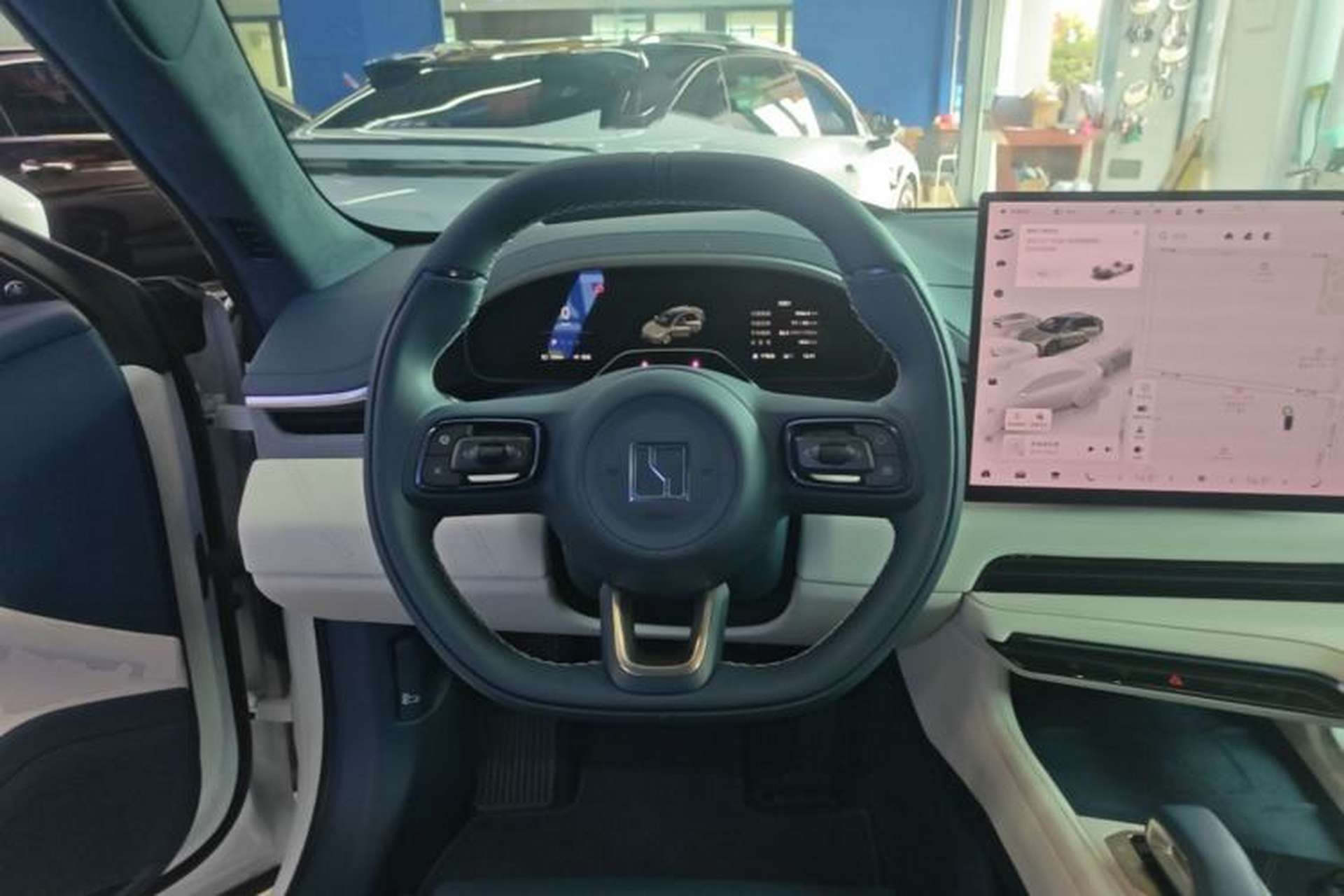 Used Zeekr 001 2025 YOU Edition 100 kWh All-Wheel Drive Steering Wheel