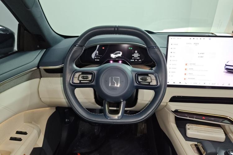 Used Zeekr 001 2025 WE Edition 100 kWh Rear-Wheel Drive Steering Wheel