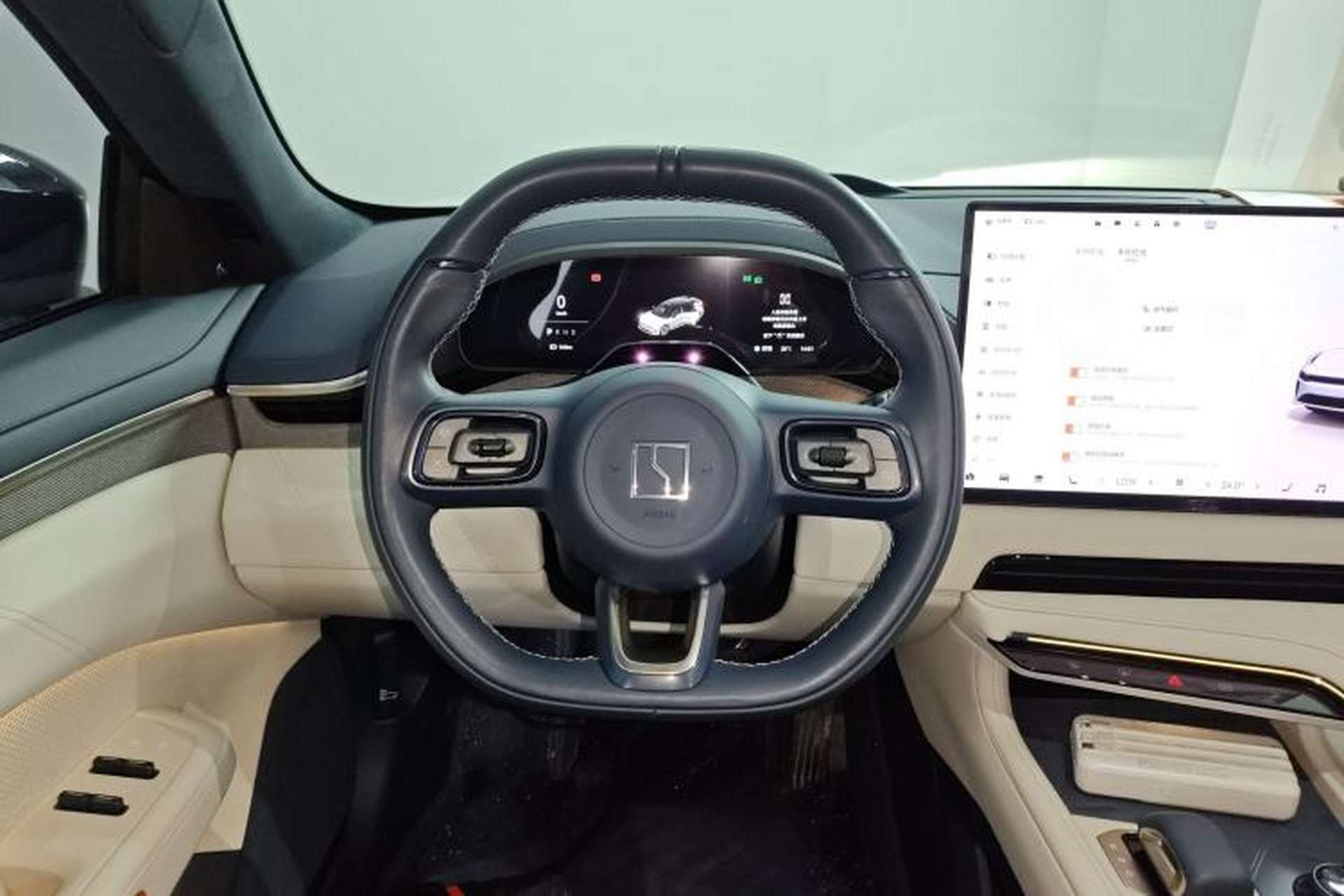 Used Zeekr 001 2025 WE Edition 100 kWh Rear-Wheel Drive Steering Wheel