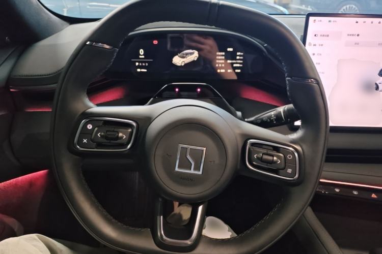 Used Zeekr 001 2025 WE Edition 100 kWh Rear-Wheel Drive Steering Wheel