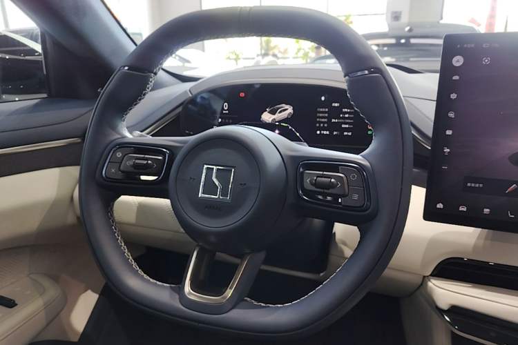 Used Zeekr 001 2025 YOU Edition 100 kWh All-Wheel Drive Steering Wheel