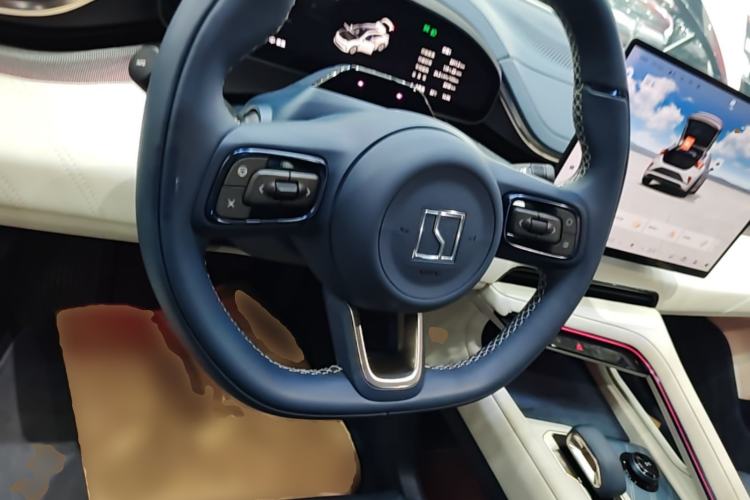 Used Zeekr 001 2025 YOU Edition 100 kWh All-Wheel Drive Steering Wheel