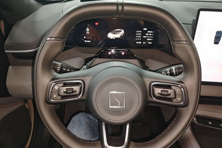 Used Zeekr 001 2025 WE Edition 100 kWh Rear-Wheel Drive Steering Wheel