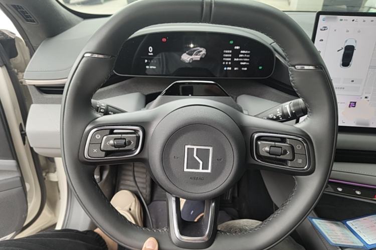 Used Zeekr 001 2025 WE Edition 95 kWh All-Wheel Drive Steering Wheel