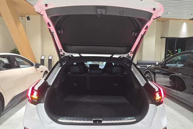 Used Zeekr 001 2025 YOU Edition 100 kWh All-Wheel Drive Trunk