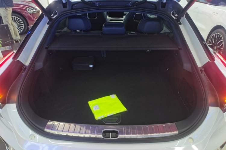 Used Zeekr 001 2025 YOU Edition 100 kWh All-Wheel Drive Trunk