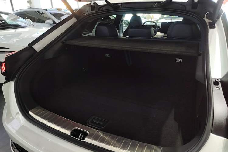 Used Zeekr 001 2025 YOU Edition 100 kWh All-Wheel Drive Trunk