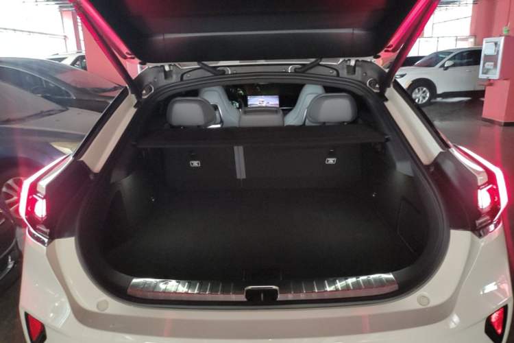 Used Zeekr 001 2025 WE Edition 100 kWh Rear-Wheel Drive Trunk