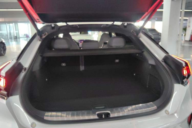 Used Zeekr 001 2025 YOU Edition 100 kWh All-Wheel Drive Trunk