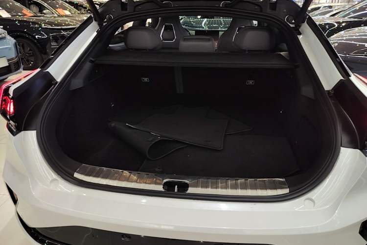 Used Zeekr 001 2025 WE Edition 95 kWh All-Wheel Drive Trunk