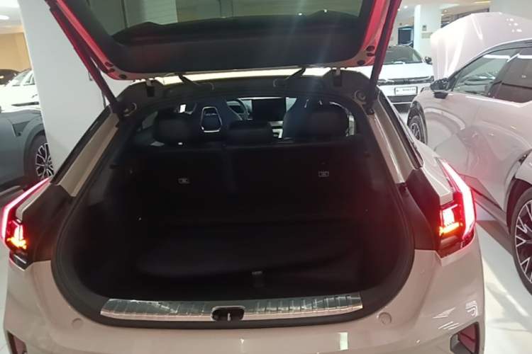 Used Zeekr 001 2025 YOU Edition 100 kWh All-Wheel Drive Trunk