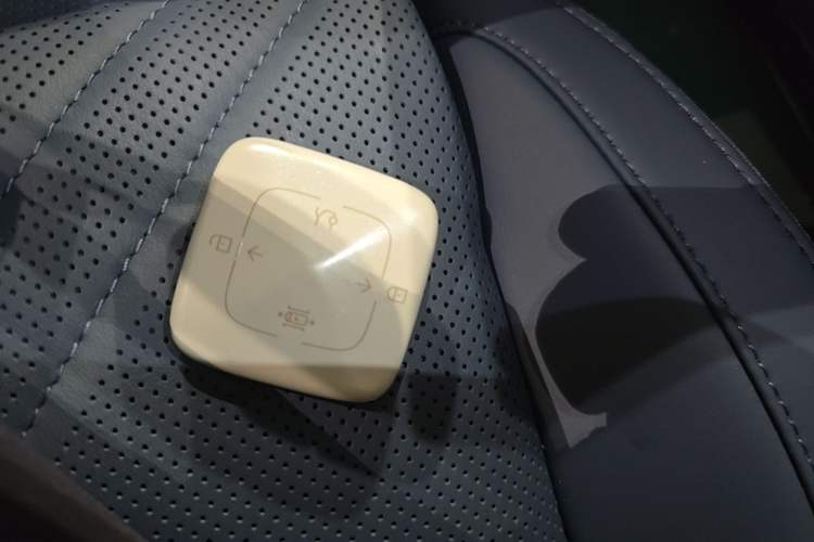 Used Zeekr 001 2025 YOU Edition 100 kWh All-Wheel Drive Vehicle Key