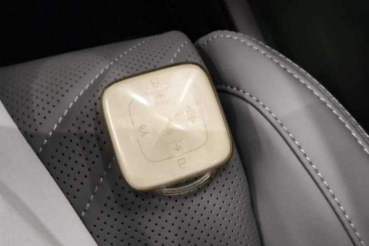 Used Zeekr 001 2025 YOU Edition 100 kWh All-Wheel Drive Vehicle Key