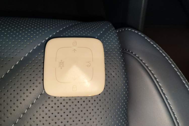 Used Zeekr 001 2025 YOU Edition 100 kWh All-Wheel Drive Vehicle Key