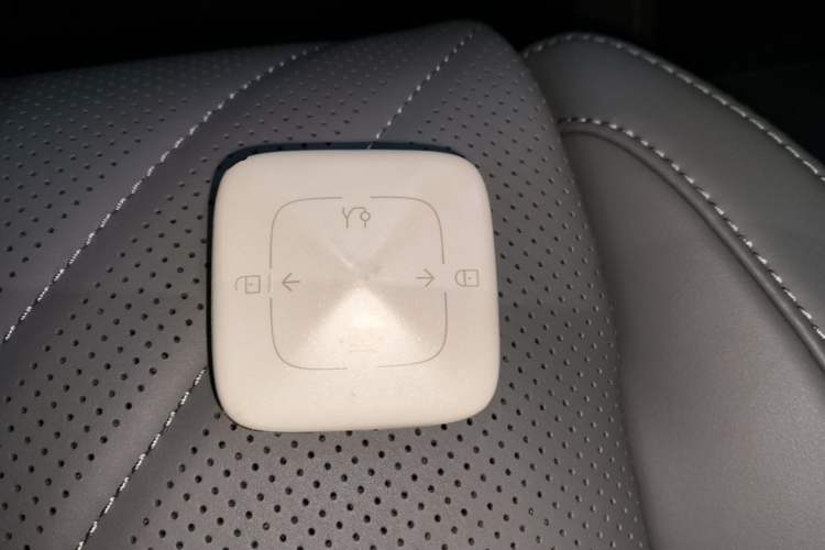 Used Zeekr 001 2025 YOU Edition 100 kWh All-Wheel Drive Vehicle Key