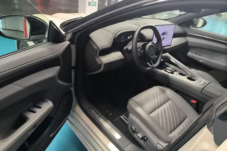 Used Zeekr 001 2025 YOU Edition 100 kWh All-Wheel Drive Driver Seat