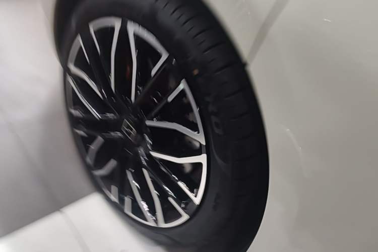 Used Zeekr 001 2025 YOU Edition 100 kWh All-Wheel Drive Exterior 5