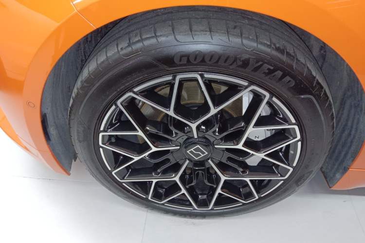 Used Zeekr 001 2025 WE Edition 100 kWh Rear-Wheel Drive Exterior 7