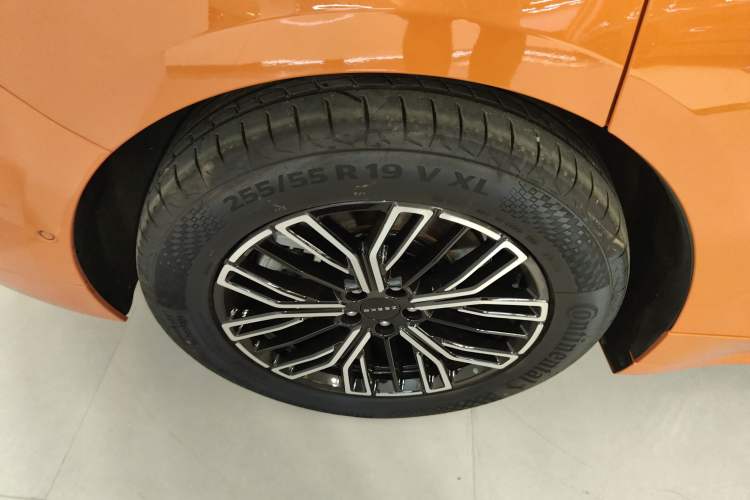Used Zeekr 001 2025 WE Edition 95 kWh All-Wheel Drive Exterior 8