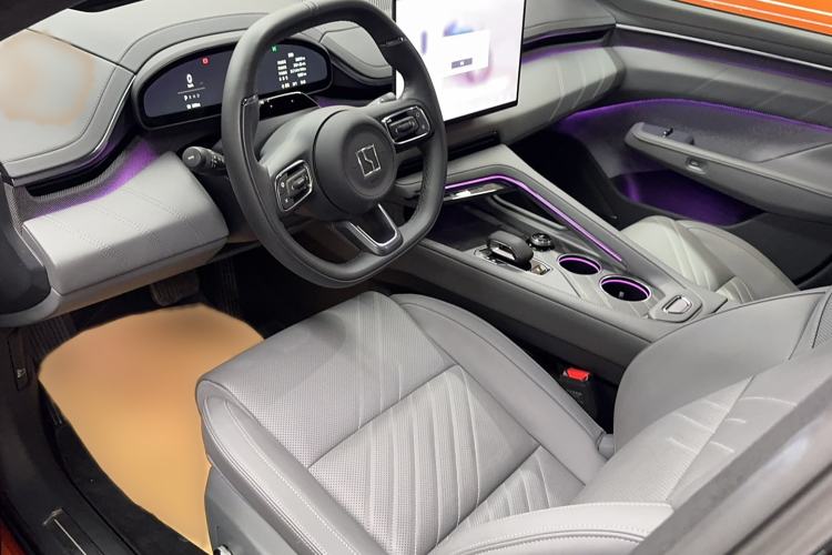Used Zeekr 001 2025 WE Edition 95 kWh All-Wheel Drive Interior 4