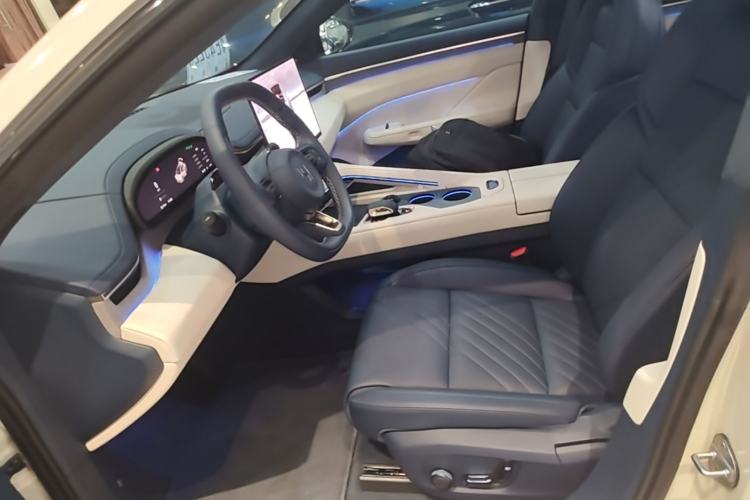 Used Zeekr 001 2025 YOU Edition 100 kWh All-Wheel Drive Left Front Seat
