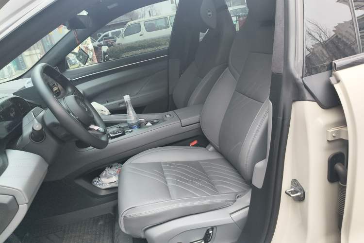 Used Zeekr 001 2025 WE Edition 95 kWh All-Wheel Drive Left Front Seat