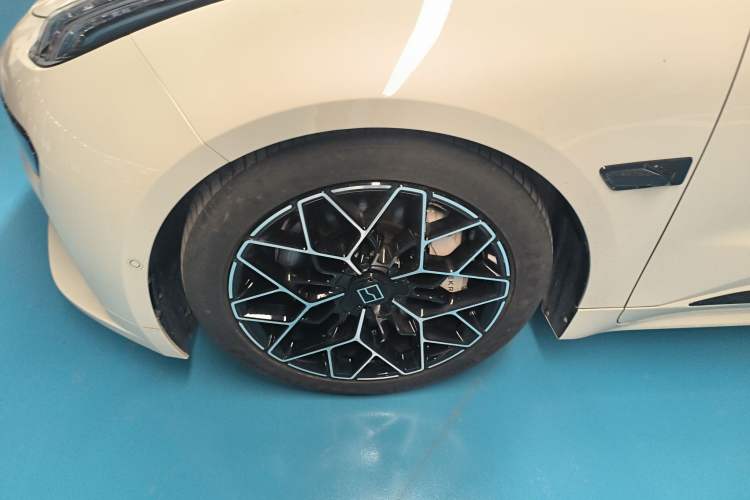Used Zeekr 001 2025 YOU Edition 100 kWh All-Wheel Drive Left Front Wheel Hub